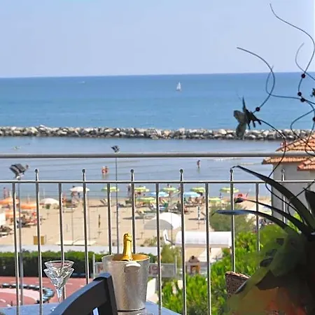 Playa Hotel 3*