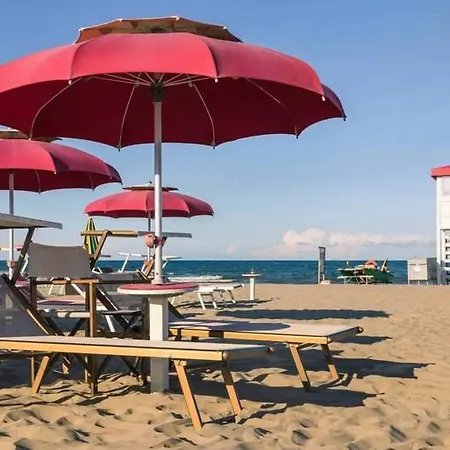 Ξενοδοχείο Playa 3*